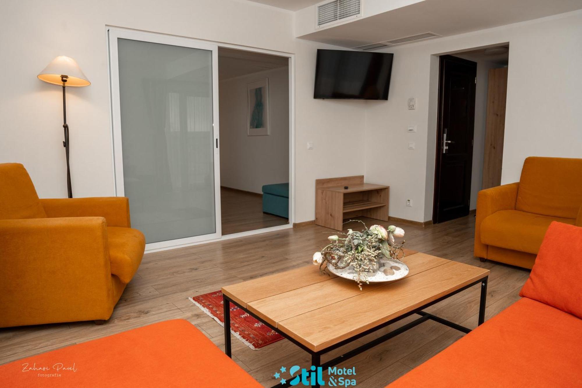 Stil Motel & Spa Tasnad Exterior photo