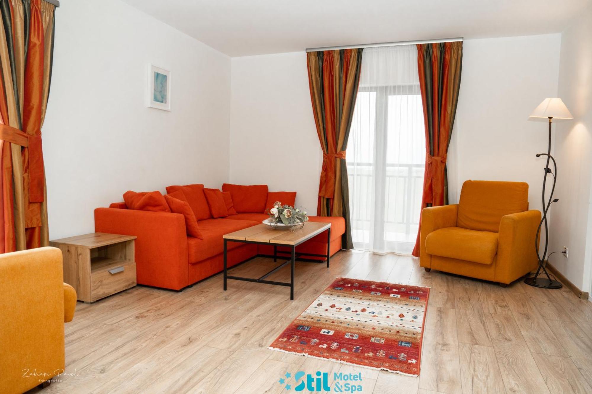 Stil Motel & Spa Tasnad Exterior photo