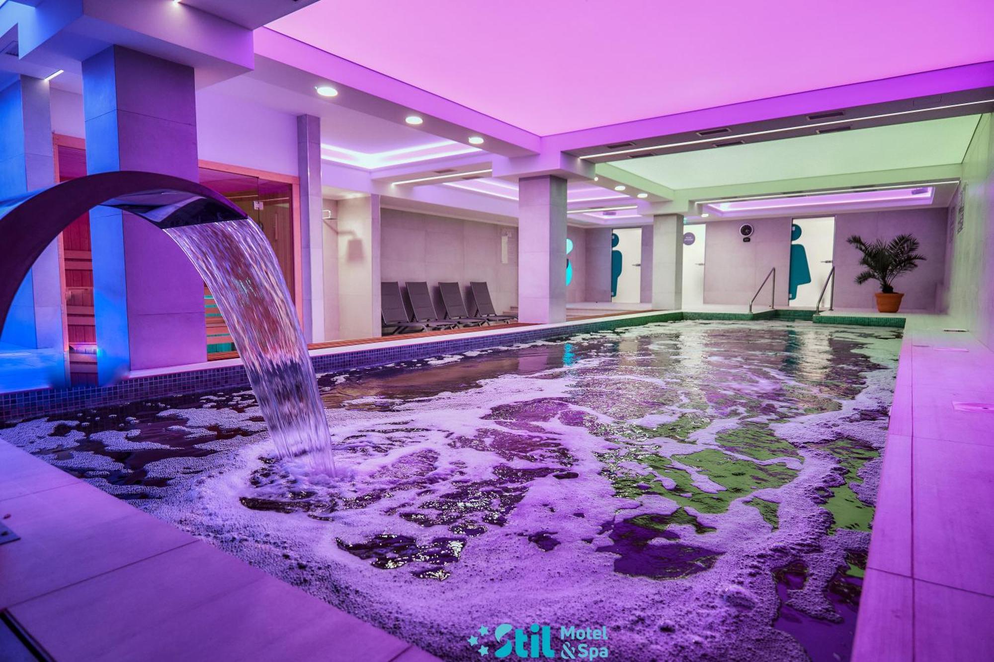 Stil Motel & Spa Tasnad Exterior photo
