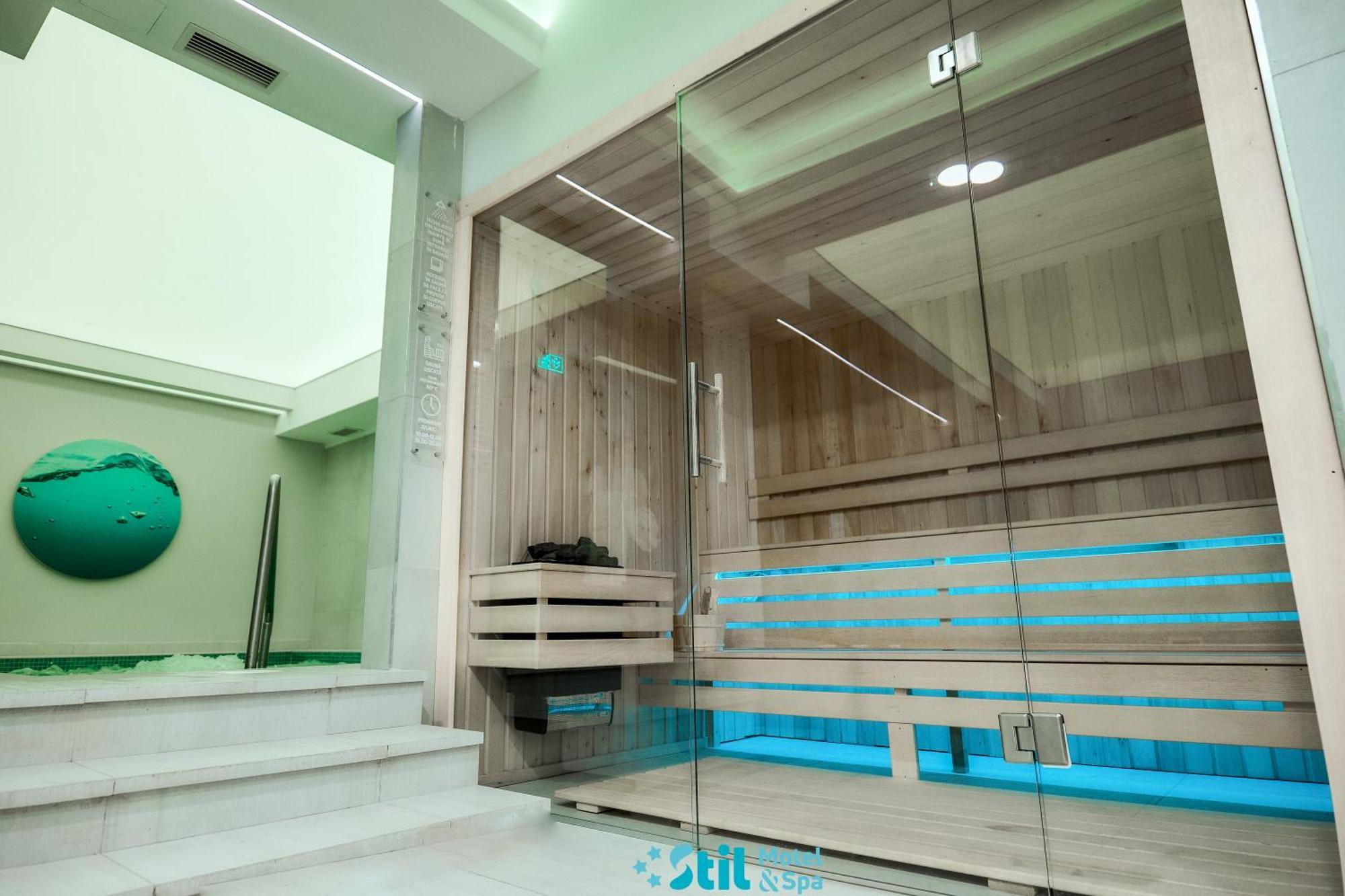 Stil Motel & Spa Tasnad Exterior photo