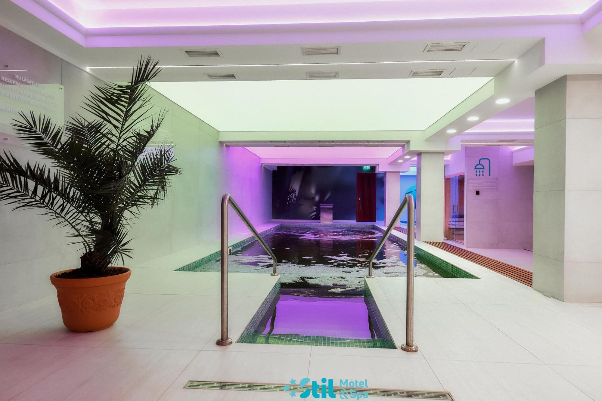 Stil Motel & Spa Tasnad Exterior photo